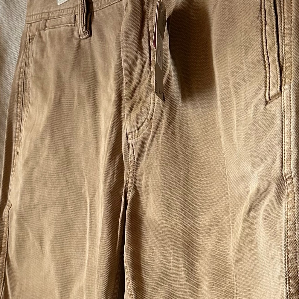 Fat Face•flat front shorts•men’s 32” waist•cotton blend•tan/neutral•garment dye - Picture 3 of 16